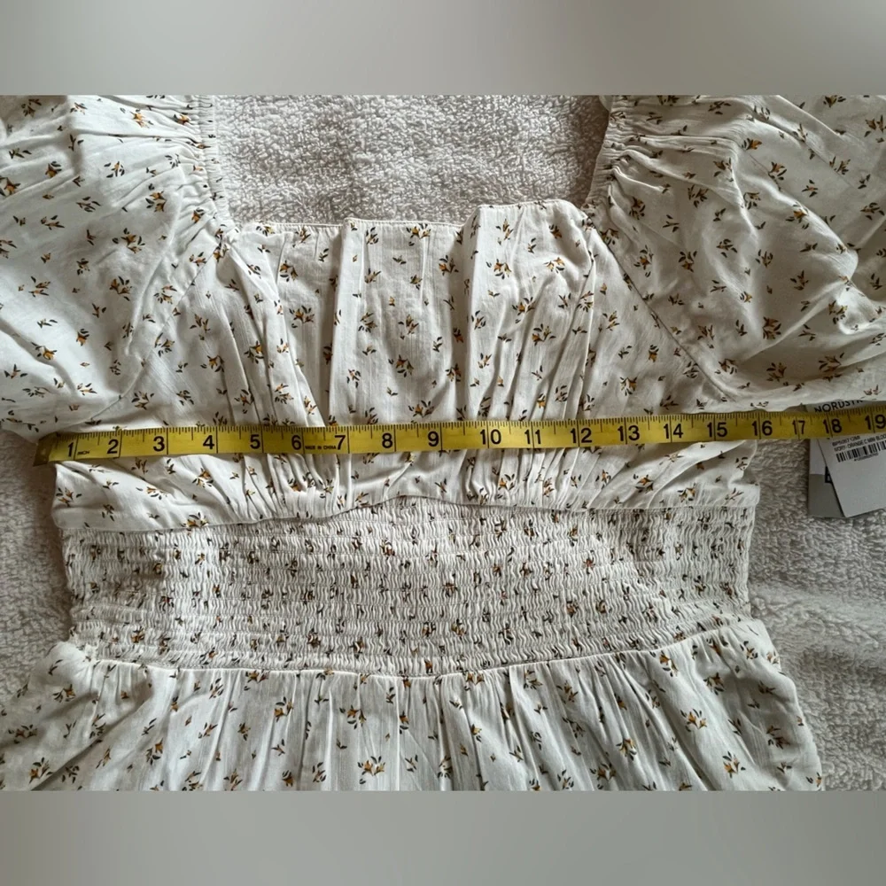 Nordstrom BP Ivory Dress with Puff Sleeves and Detailed Floral Bursts Juniors L - Picture 3 of 16